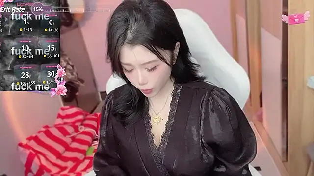 Snapshot of xiSSts chatting on 03.08.25 xiSSts online show from 03.08.25