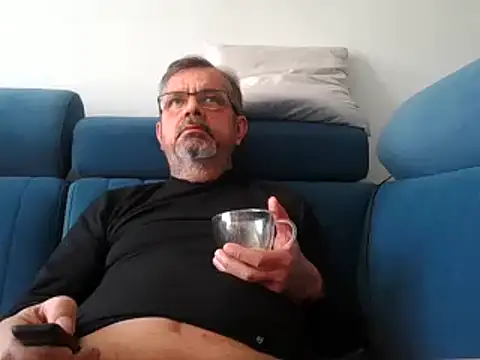 axecoman60 online show from 02.16.25