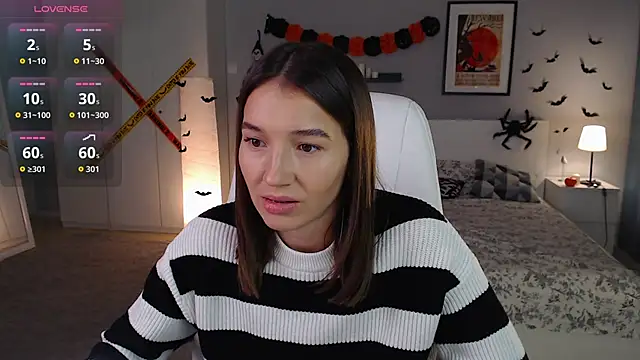 Bellla Haddid online show from 10.25.25