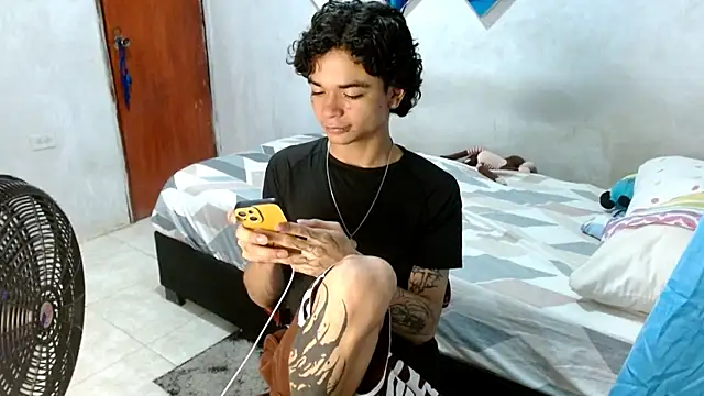 Snapshot of Lovebeng_ chatting on 11.29.25 Lovebeng online show from 11.29.25