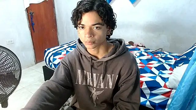 Snapshot of Lovebeng_ chatting on 12.02.25 Lovebeng online show from 12.02.25