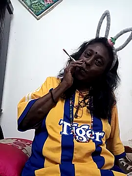 mamakarma1403 online show from 11.26.25