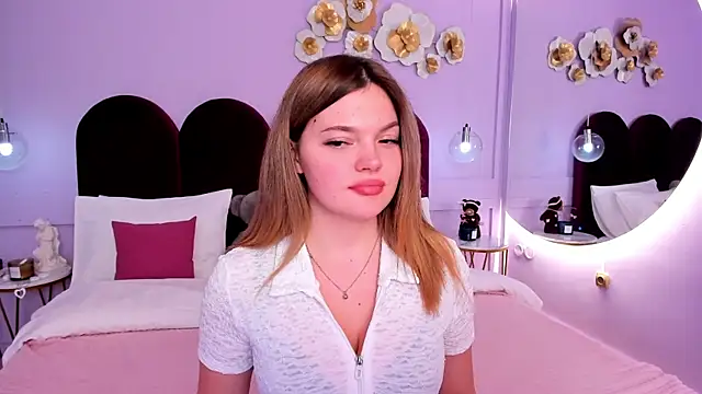 ZaraBloom online show from 01.30.25