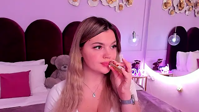 ZaraBloom online show from 12.15.25