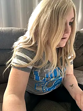 PuckBunny17 online show from 10.10.25