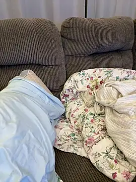 PuckBunny17 online show from 04.17.26