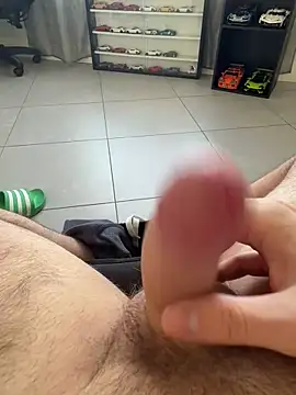 Snapshot of tiou72 chatting on 11.22.25 tiou72 online show from 11.22.25