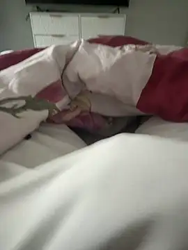 Snapshot of tiou72 chatting on 02.14.26 tiou72 online show from 02.14.26