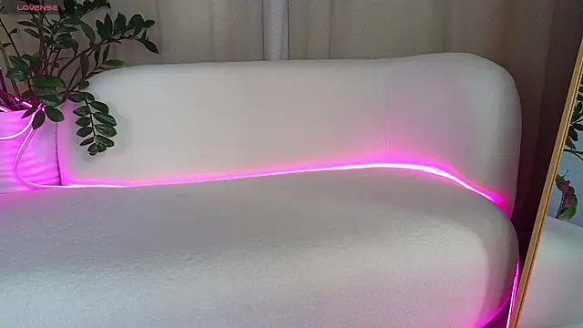 Snapshot of AliceBrayan chatting on 03.22.25 AliceBrayan online show from 03.22.25