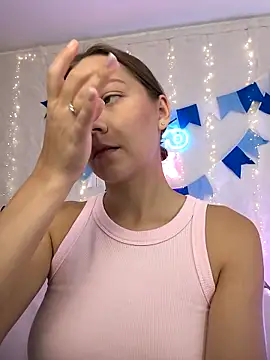 Snapshot of AliceBrayan chatting on 09.23.25 AliceBrayan online show from 09.23.25