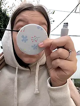 Snapshot of AliceBrayan chatting on 10.12.25 AliceBrayan online show from 10.12.25