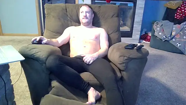 Snapshot of Bretto18 chatting on 12.27.24 Bretto18 online show from 12.27.24