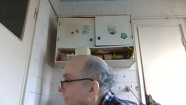 Snapshot of mariusica1@xh chatting on 03.15.26 mariusica1xh online show from 03.15.26