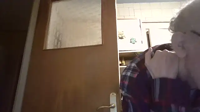 Snapshot of mariusica1@xh chatting on 03.18.26 mariusica1xh online show from 03.18.26