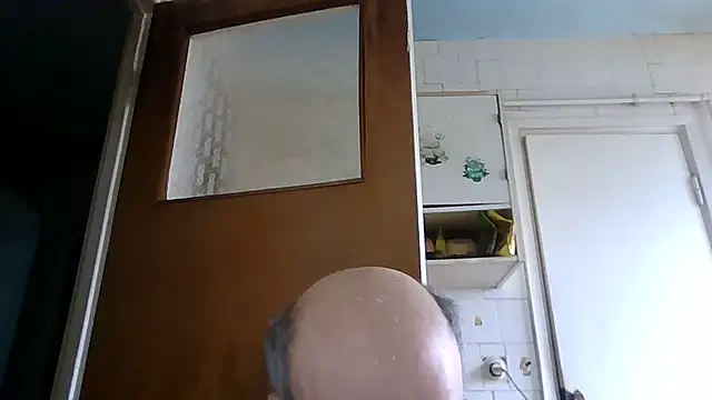 Snapshot of mariusica1@xh chatting on 03.23.26 mariusica1xh online show from 03.23.26