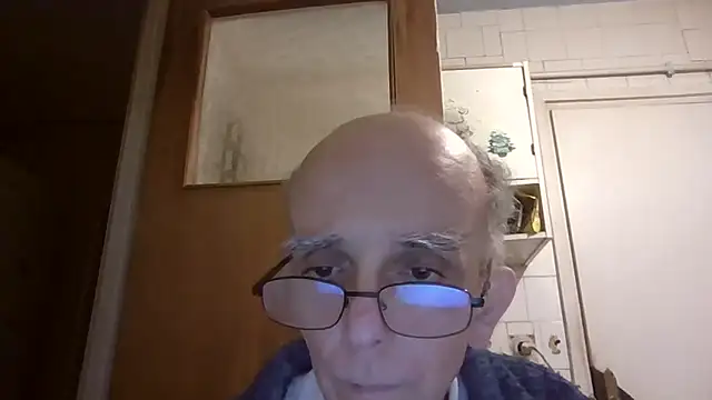 Snapshot of mariusica1@xh chatting on 03.26.26 mariusica1xh online show from 03.26.26