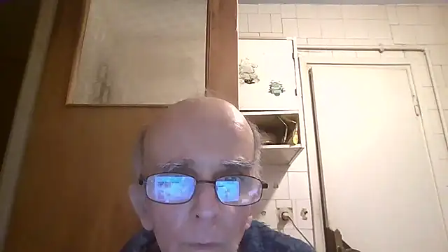 Snapshot of mariusica1@xh chatting on 04.01.26 mariusica1xh online show from 04.01.26