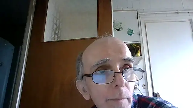 Snapshot of mariusica1@xh chatting on 04.10.26 mariusica1xh online show from 04.10.26