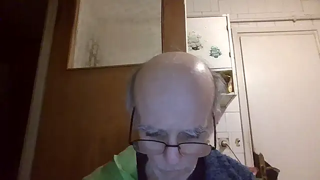 Snapshot of mariusica1@xh chatting on 04.11.26 mariusica1xh online show from 04.11.26