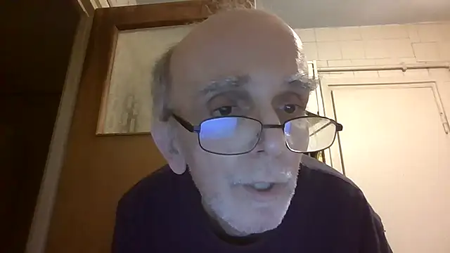 Snapshot of mariusica1@xh chatting on 04.11.26 mariusica1xh online show from 04.11.26