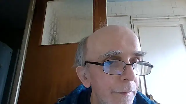 Snapshot of mariusica1@xh chatting on 04.12.26 mariusica1xh online show from 04.12.26