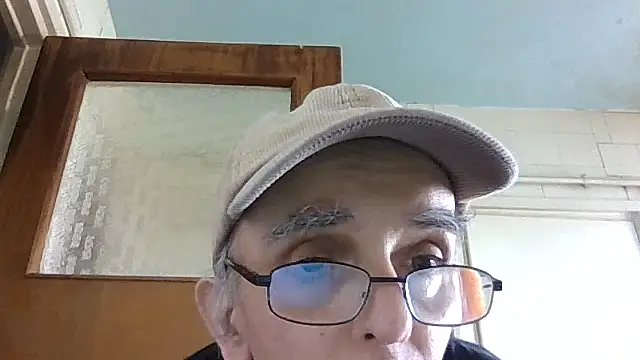 Snapshot of mariusica1@xh chatting on 04.16.26 mariusica1xh online show from 04.16.26