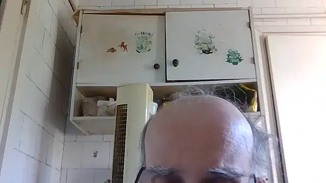 Snapshot of mariusica1@xh chatting on 05.23.26 mariusica1xh online show from 05.23.26