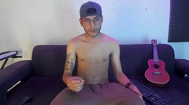 Snapshot of Henrikk_senn chatting on 12.02.24 Henrikk senn online show from 12.02.24