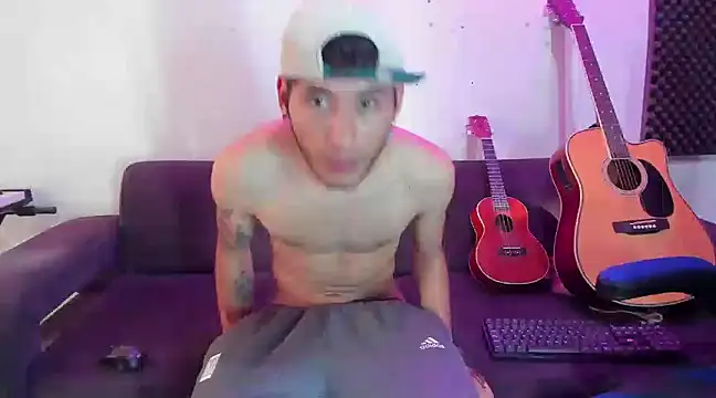 Snapshot of Henrikk_senn chatting on 12.11.24 Henrikk senn online show from 12.11.24