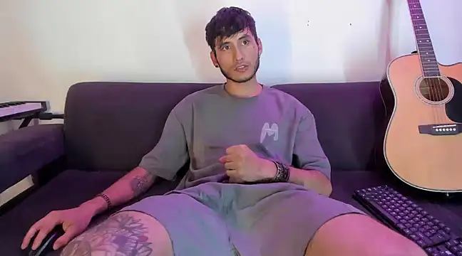 Snapshot of Henrikk_senn chatting on 12.14.24 Henrikk senn online show from 12.14.24