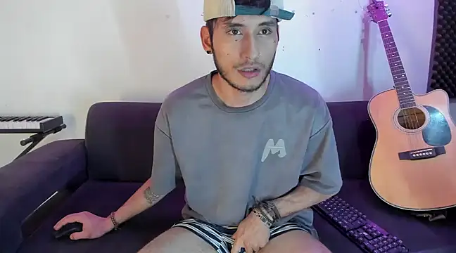 Snapshot of Henrikk_senn chatting on 12.17.24 Henrikk senn online show from 12.17.24