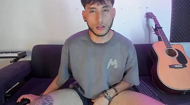 Snapshot of Henrikk_senn chatting on 12.22.24 Henrikk senn online show from 12.22.24