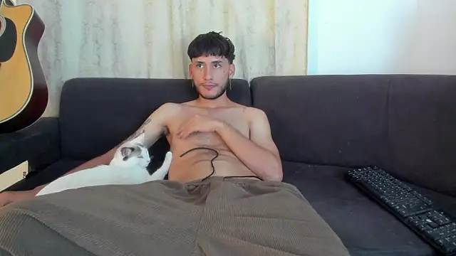 Snapshot of Henrikk_senn chatting on 09.14.25 Henrikk senn online show from 09.14.25