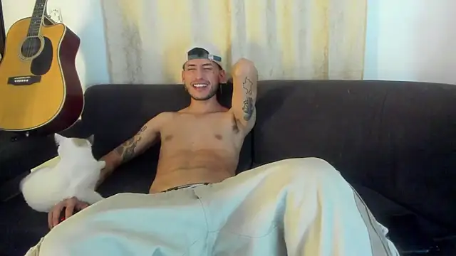 Snapshot of Henrikk_senn chatting on 10.26.25 Henrikk senn online show from 10.26.25