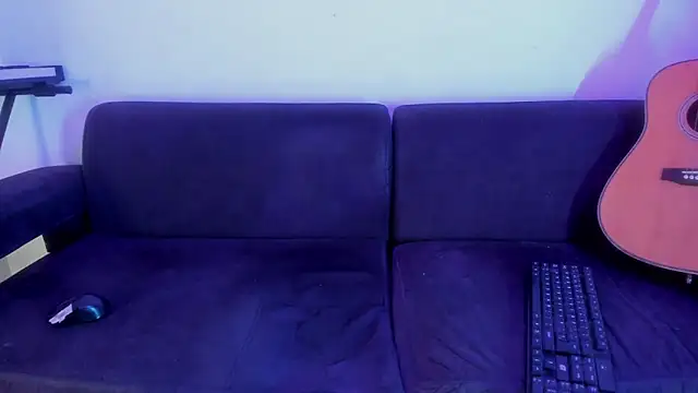 Snapshot of Henrikk_senn chatting on 11.19.25 Henrikk senn online show from 11.19.25