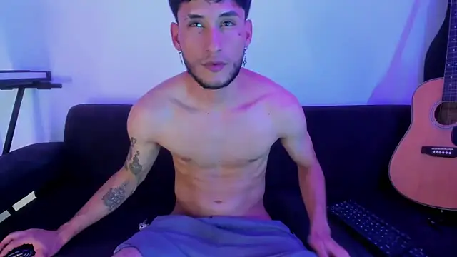 Snapshot of Henrikk_senn chatting on 12.01.25 Henrikk senn online show from 12.01.25