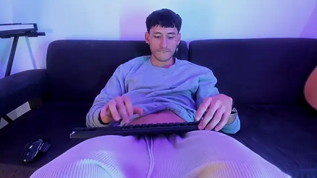 Henrikk senn online show from 01.11.26