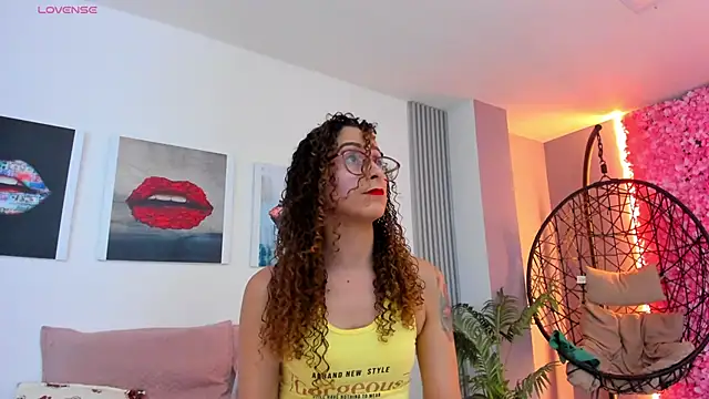 Snapshot of Angela_donnato chatting on 02.10.25 Angela donnato online show from 02.10.25