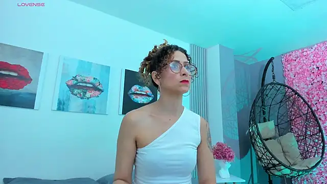 Snapshot of Angela_donnato chatting on 03.07.25 Angela donnato online show from 03.07.25