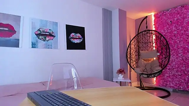 Snapshot of Angela_donnato chatting on 09.20.25 Angela donnato online show from 09.20.25