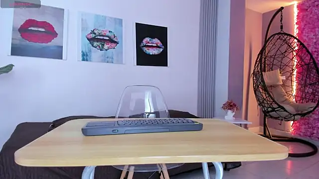 Snapshot of Angela_donnato chatting on 09.22.25 Angela donnato online show from 09.22.25