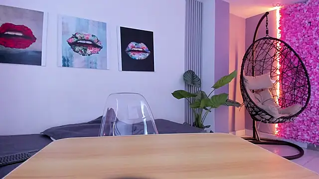 Snapshot of Angela_donnato chatting on 10.30.25 Angela donnato online show from 10.30.25