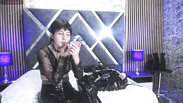 Snapshot of bellatrix25 chatting on 12.04.24 bellatrix25 online show from 12.04.24