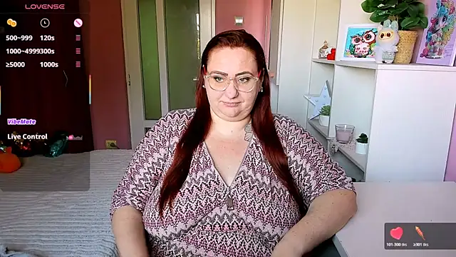 Snapshot of lovely_adelle chatting on 11.21.25 lovely adelle online show from 11.21.25