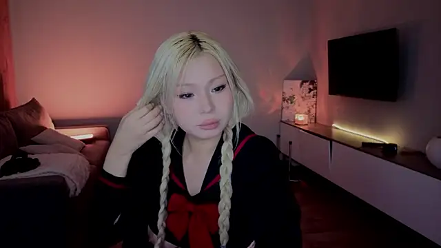 RileyMee online show from 04.09.26