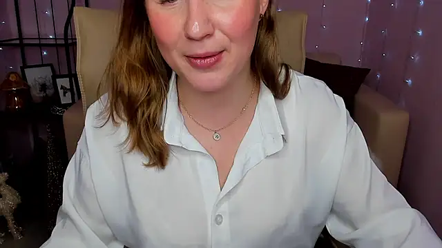 Snapshot of Helens_love chatting on 12.13.24 Helens love online show from 12.13.24