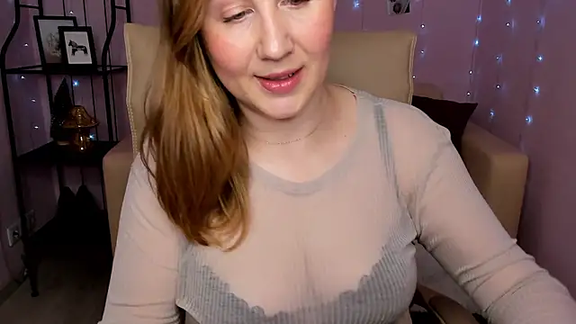 Snapshot of Helens_love chatting on 02.04.25 Helens love online show from 02.04.25