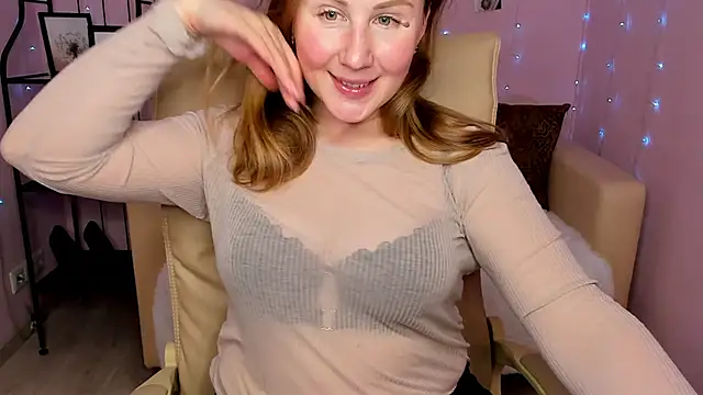 Snapshot of Helens_love chatting on 02.11.25 Helens love online show from 02.11.25