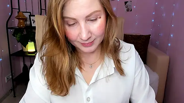 Snapshot of Helens_love chatting on 02.21.25 Helens love online show from 02.21.25