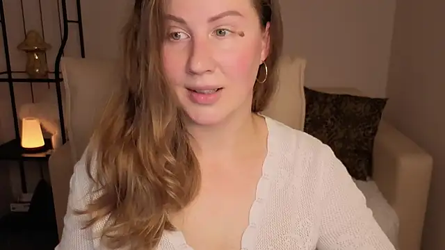 Snapshot of Helens_love chatting on 09.25.25 Helens love online show from 09.25.25